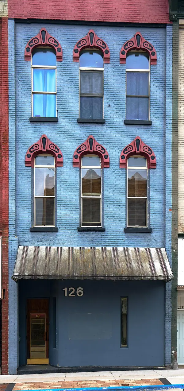 126 W 2nd, Muscatine, IA 52761