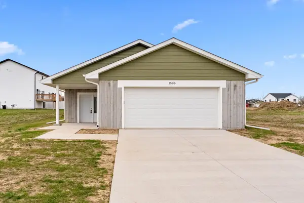 1506 Redwood, Muscatine, IA 52761