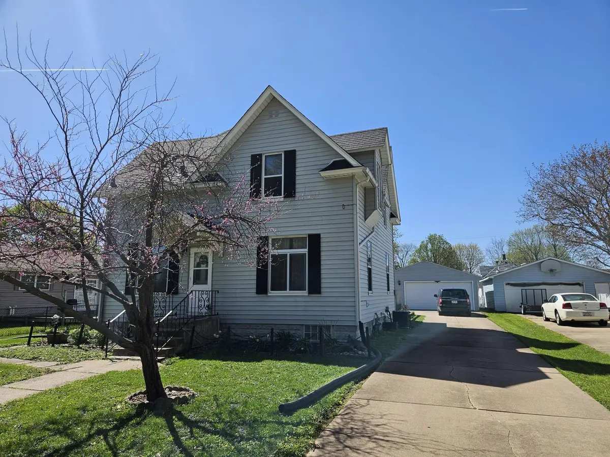 907 7th St, Durant, IA 52747 - #1