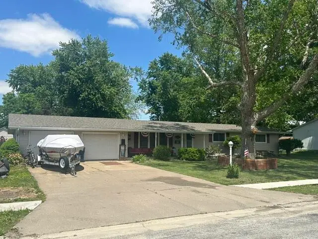 215 W Prairie St, Wilton, IA 52778 - #2