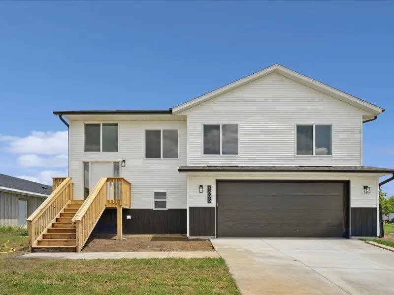 1502 Duncan Drive, Muscatine, IA 52761 - #1