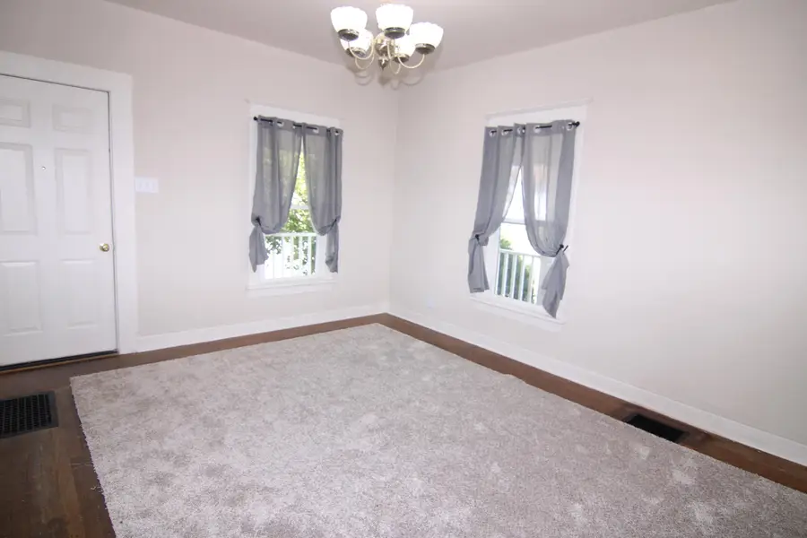 718 E 6th St, Muscatine, IA 52761 - #2