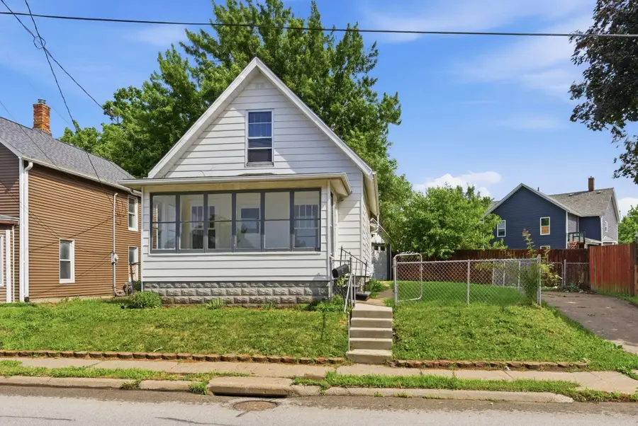 1214 E 2nd, Muscatine, IA 52761 - #2