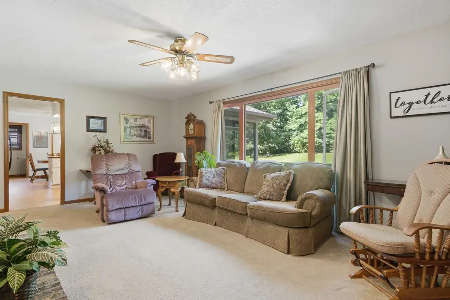 2674 Leah Dr, Muscatine, IA 52761 - #3