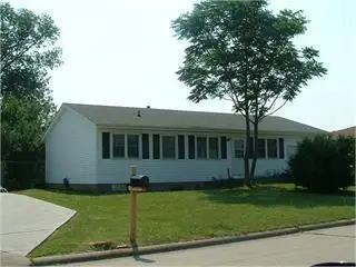 1107 Dolliver St, Muscatine, IA 52761
