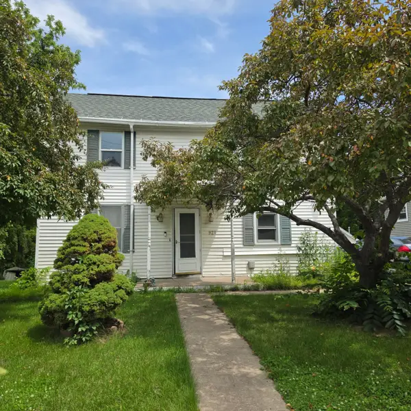 921 Newell, Muscatine, IA 52761