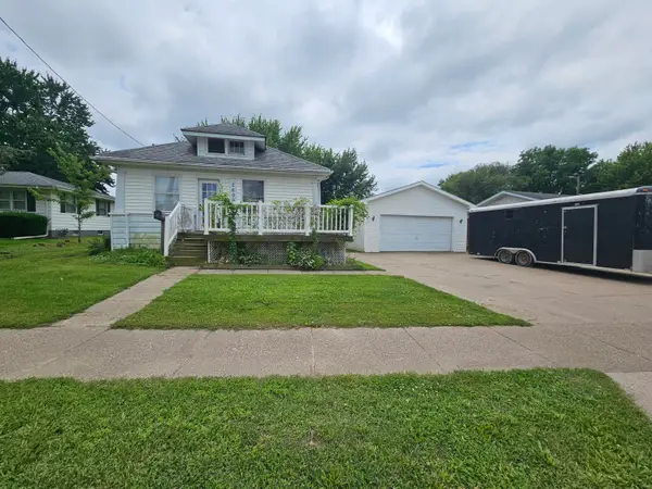 2606 Lucas, Muscatine, IA 52761