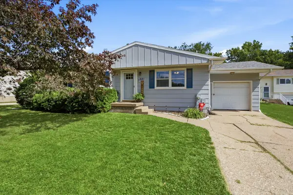 521 Lorenz, Muscatine, IA 52761