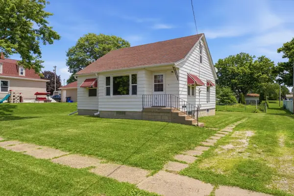 612 Locust St, Wilton, IA 52778