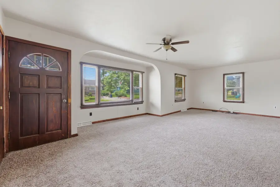 612 Locust St, Wilton, IA 52778 - #3