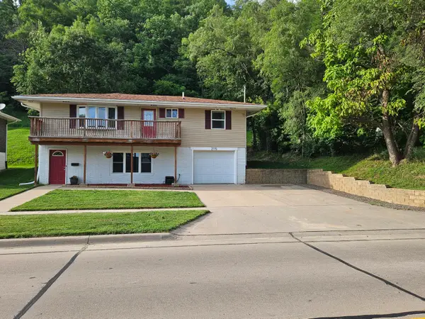 2115 Hershey, Muscatine, IA 52761