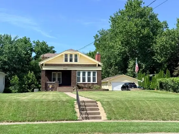 989 Newell, Muscatine, IA 52761