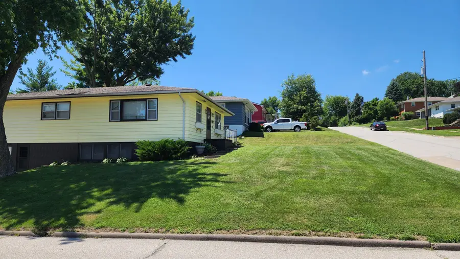 816 E 10th, Muscatine, IA 52761 - #3