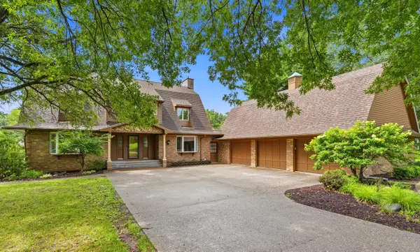 104 Deer Path, Muscatine, IA 52761