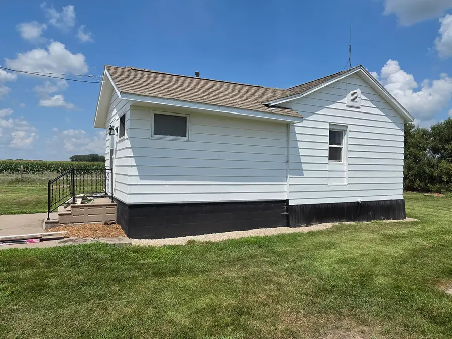 1533 Elder, West Liberty, IA 52776 - #3