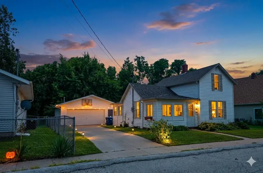 212 Bridgeman, Muscatine, IA 52761 - #2