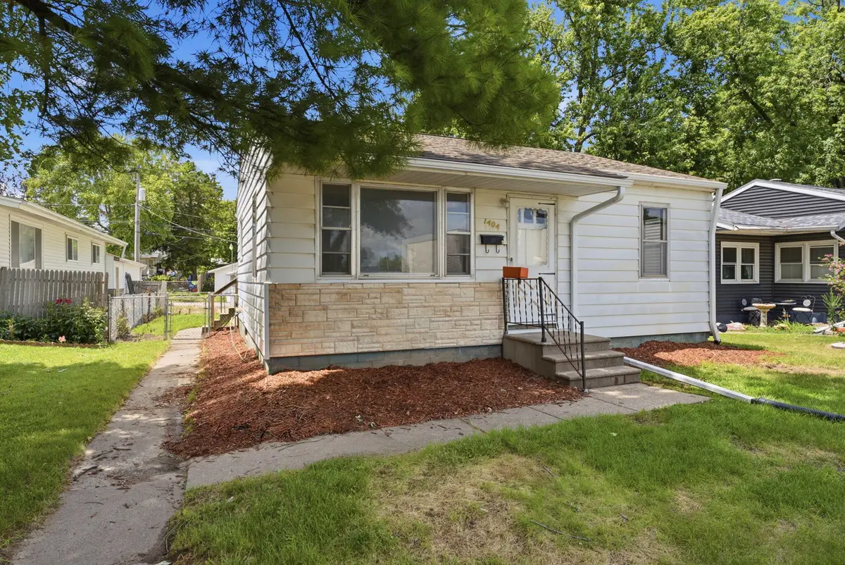 1404 Grand, Muscatine, IA 52761 - #1