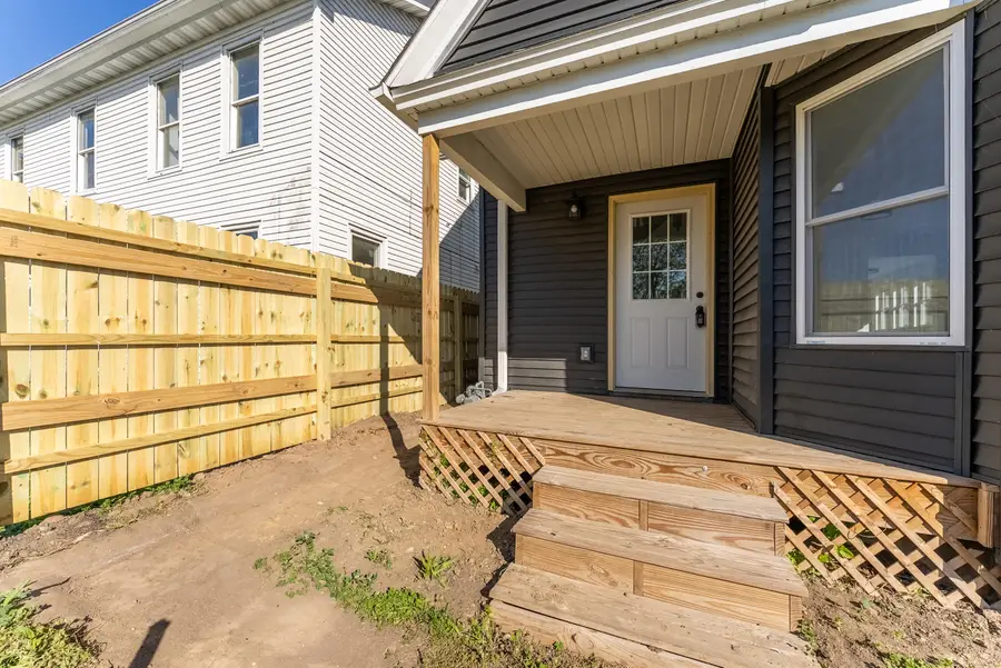 517 E 6th St, Muscatine, IA 52761 - #2