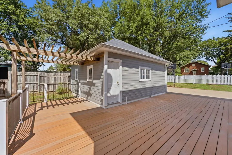 307 Parkington, Muscatine, IA 52761 - #3
