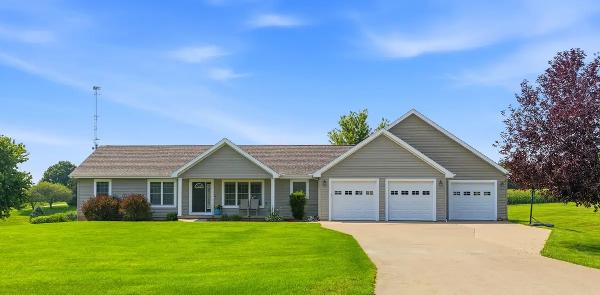1668 Pond View Dr, Wilton, IA 52778 - #1