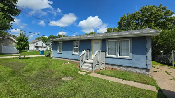 1819 Schiller, Muscatine, IA 52761