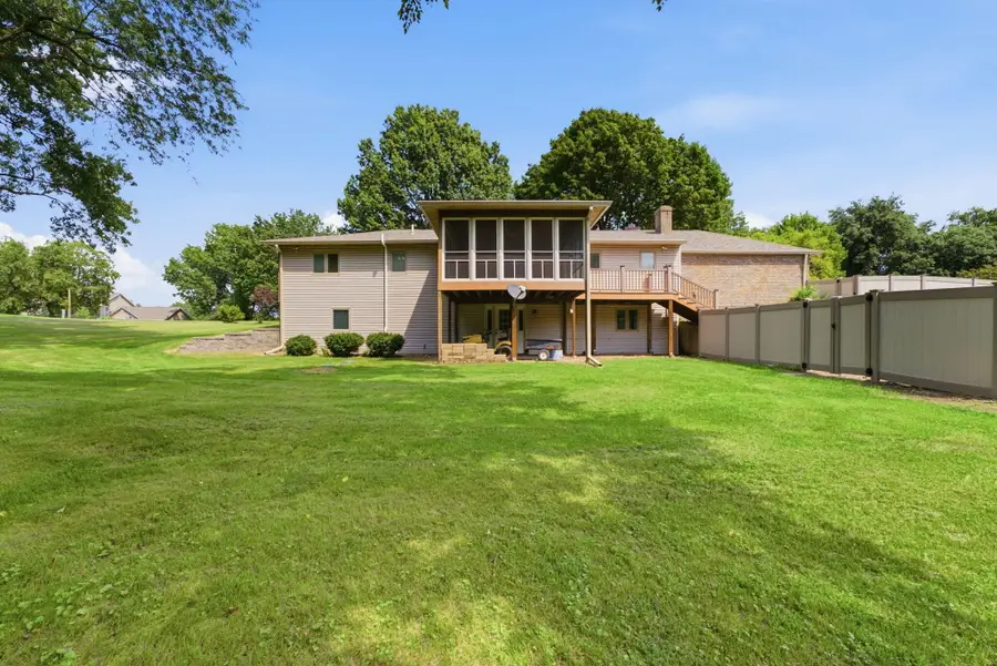 2806 Musquota, Muscatine, IA 52761 - #3