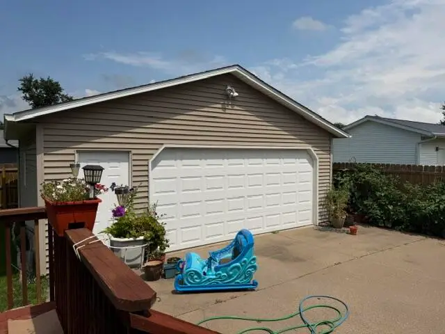 2807 Broadlawn Ave, Muscatine, IA 52761 - #3