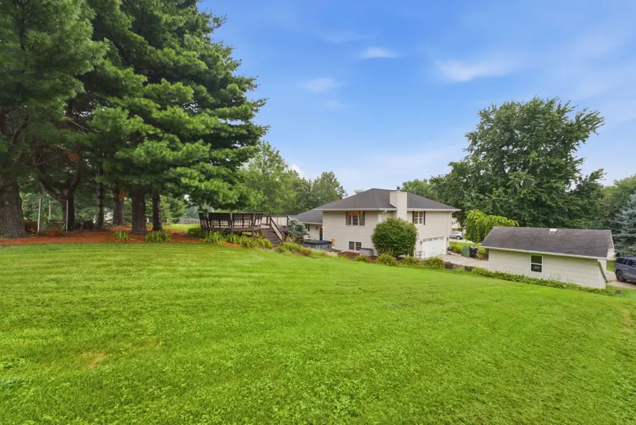 2642 Canterbury, Muscatine, IA 52761 - #3