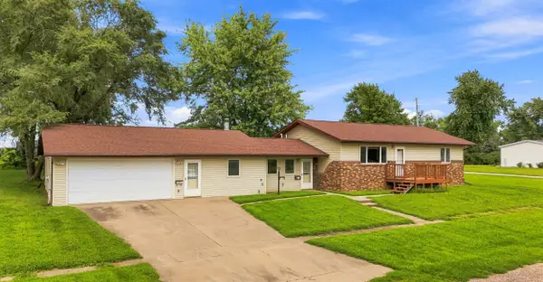 200 W Washington St, Grandview, IA 52752