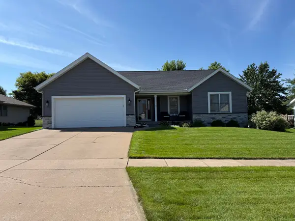 2608 Dawson, Muscatine, IA 52761