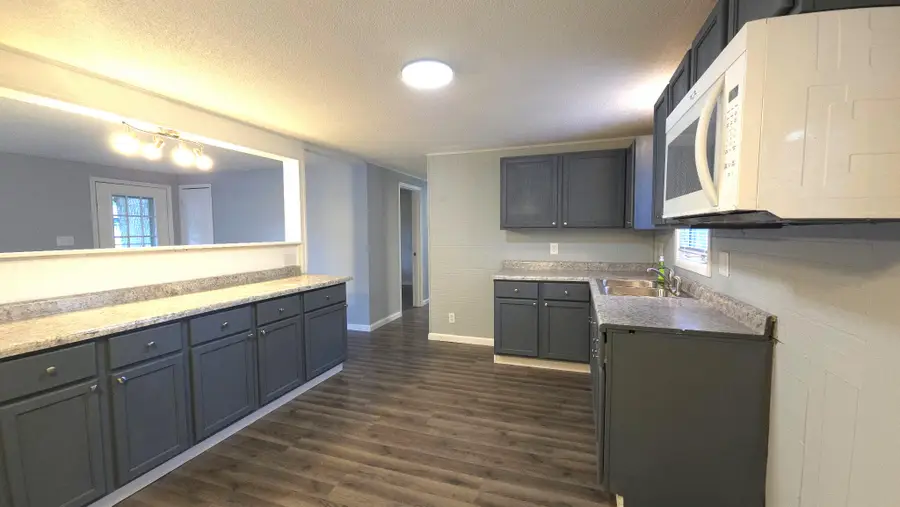314 Vine St, Wilton, IA 52778 - #3