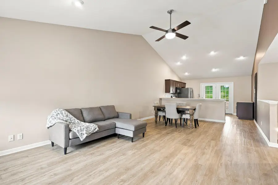 502 Aspen Trl, Muscatine, IA 52761 - #3