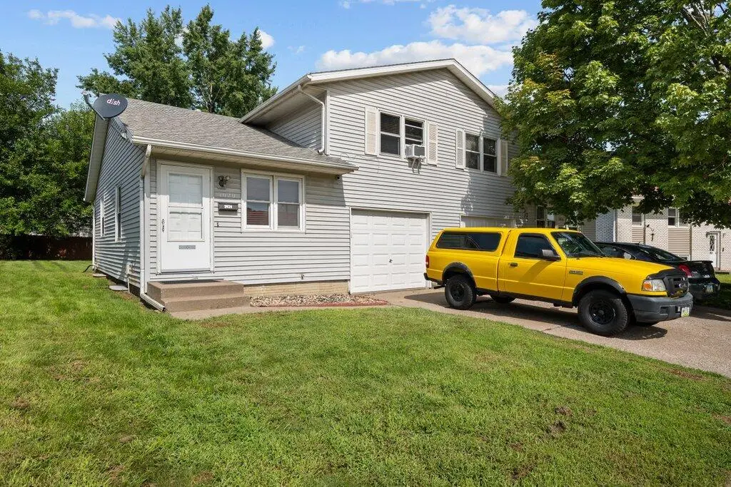 3020 N Michigan, Davenport, IA 52761 - #1