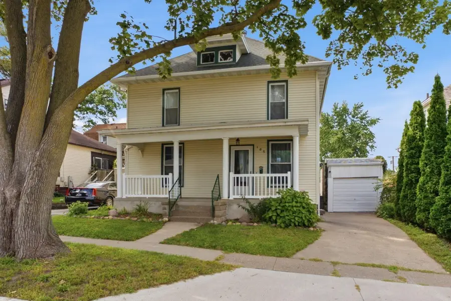 105 E 10th, Muscatine, IA 52761 - #2