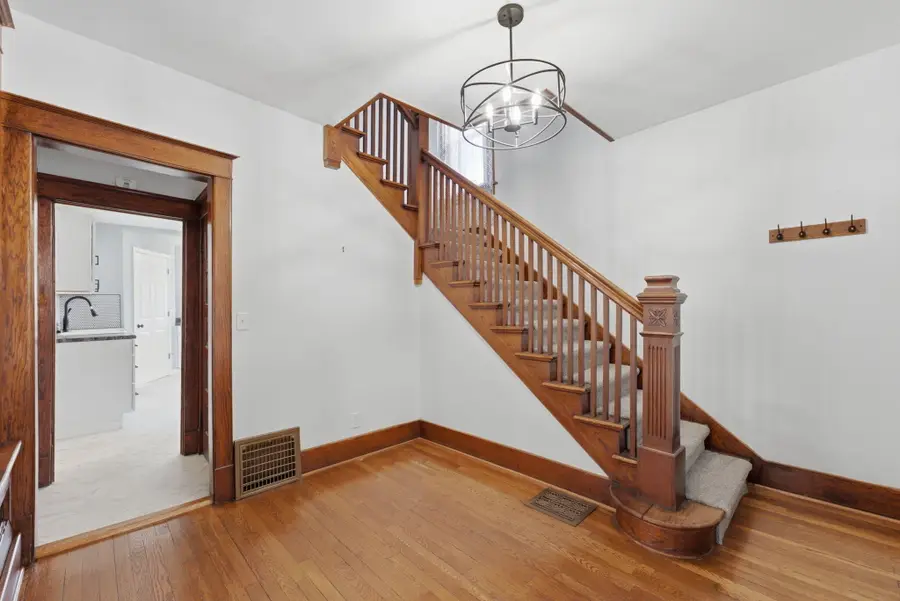 105 E 10th, Muscatine, IA 52761 - #3