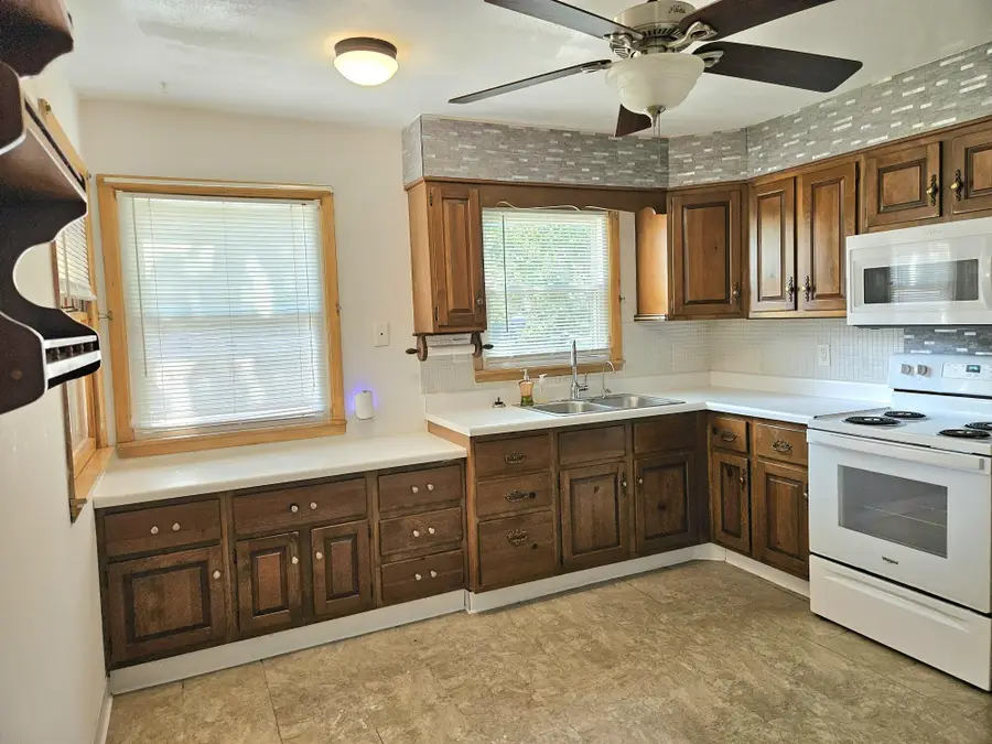 1030 Climer, Muscatine, IA 52761 - #2