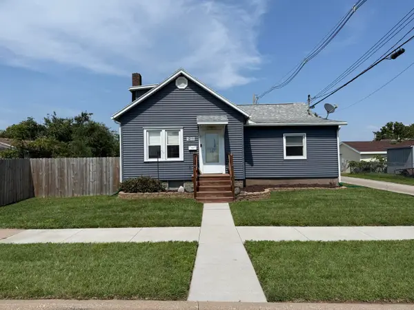 1811 Baker Ave, Muscatine, IA 52761