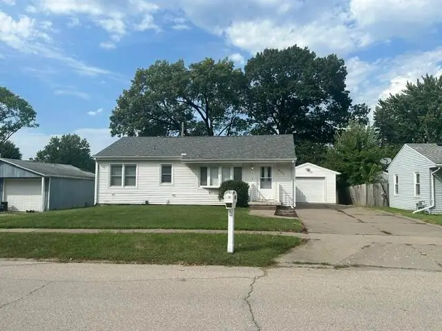 805 Wier St, Muscatine, IA 52761 - #1