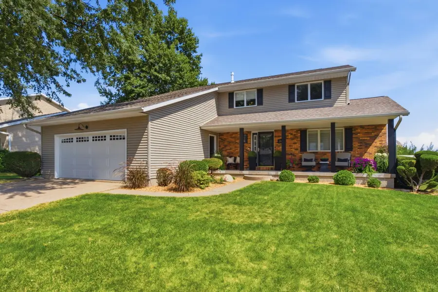 2211 5th Ave, Muscatine, IA 52761 - #2