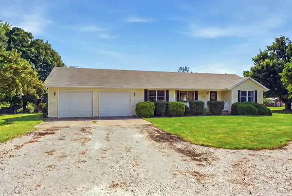 11345 Devils Creek, Blue Grass, IA 52726