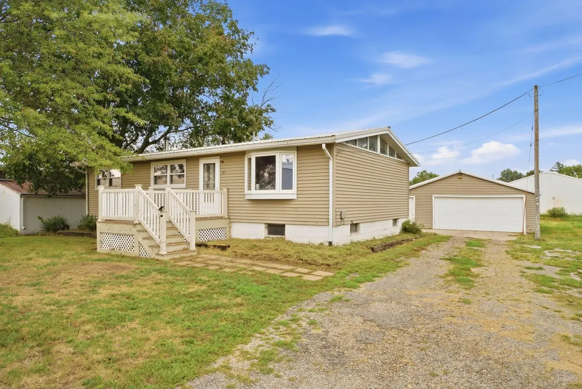 315 Depot St, Atalissa, IA 52720 - #1