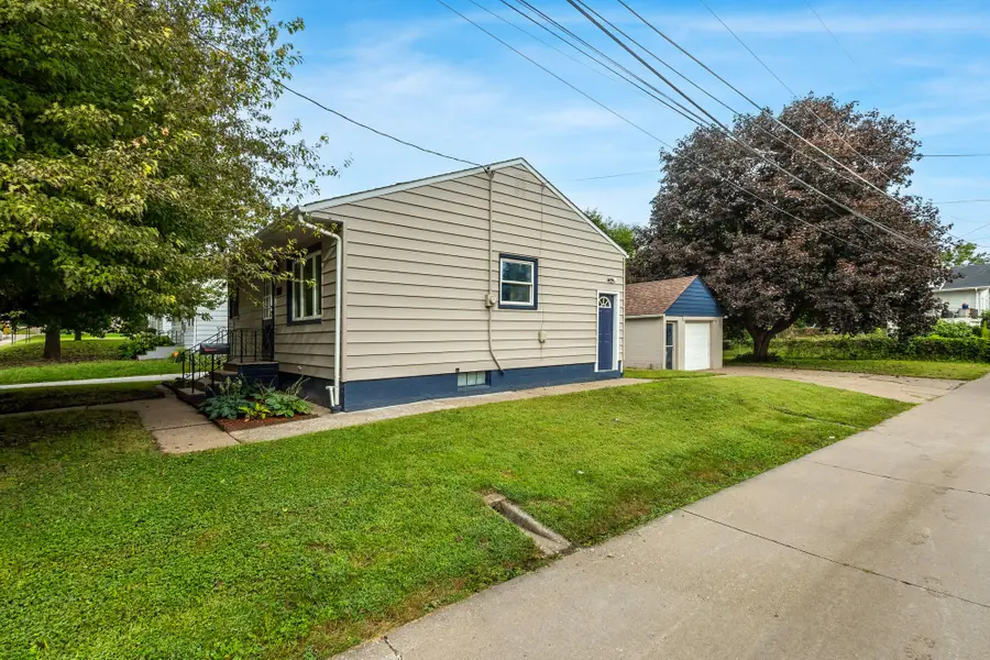 918 E Laurel, Davenport, IA 52803 - #2