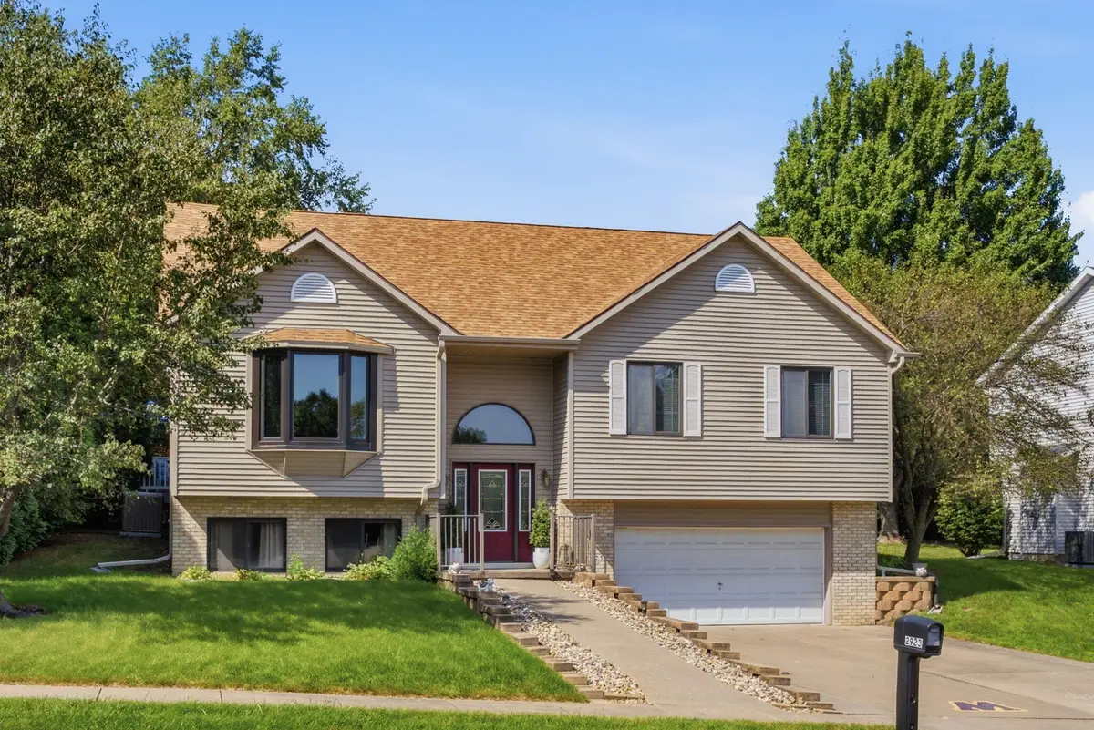 2923 Provence, Muscatine, IA 52761 - #1
