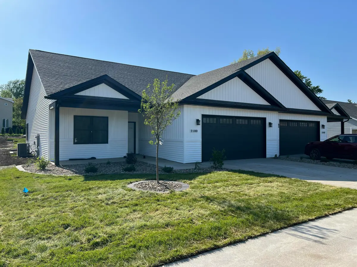 2100 Clarabeck Lane, Muscatine, IA 52761 - #1