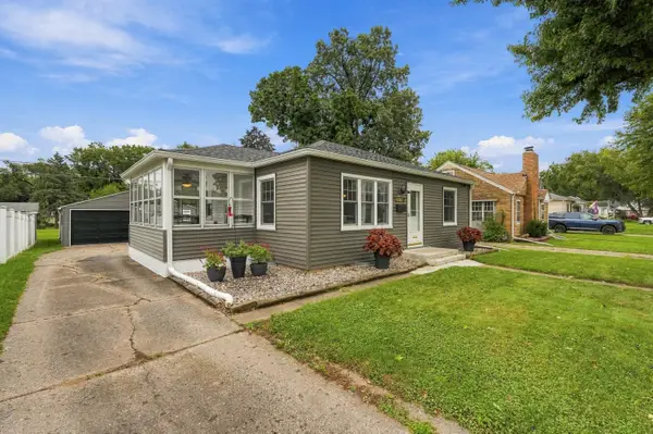 2506 7 1/2, East Moline, IL 61244