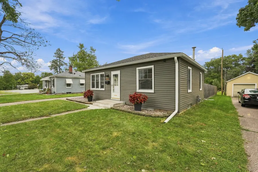 2506 7 1/2, East Moline, IL 61244 - #3