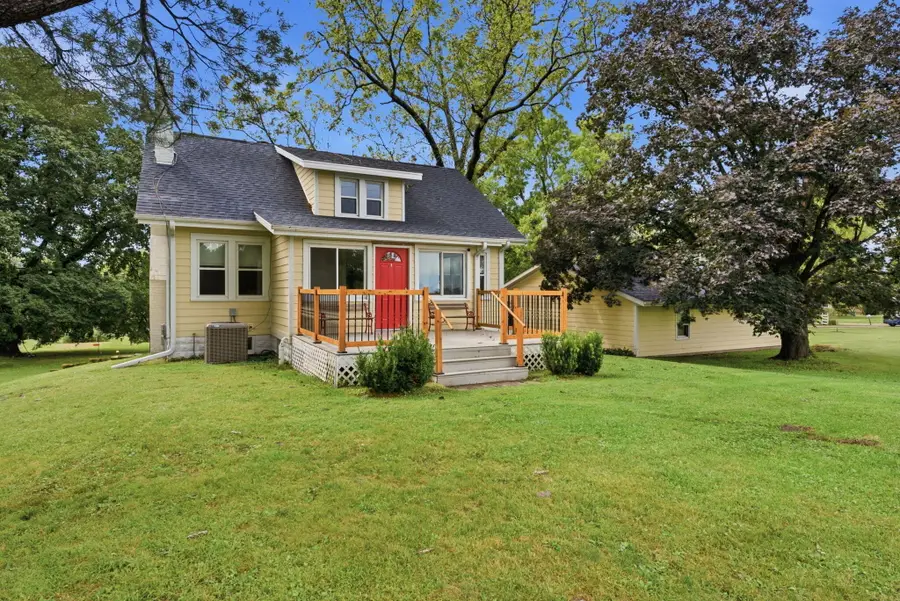 2103 Snug Harbor, Muscatine, IA 52761 - #2
