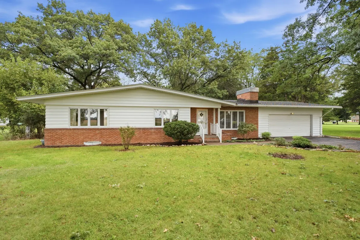 2369 Fruitland Rd, Muscatine, IA 52761 - #1
