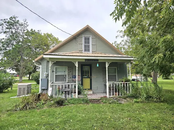 1139 Ocean, Moscow, IA 52760