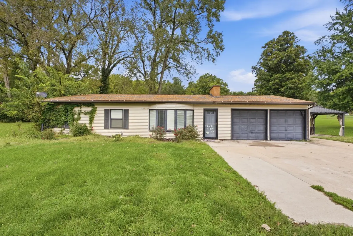 2945 Highway 22, Muscatine, IA 52761 - #1